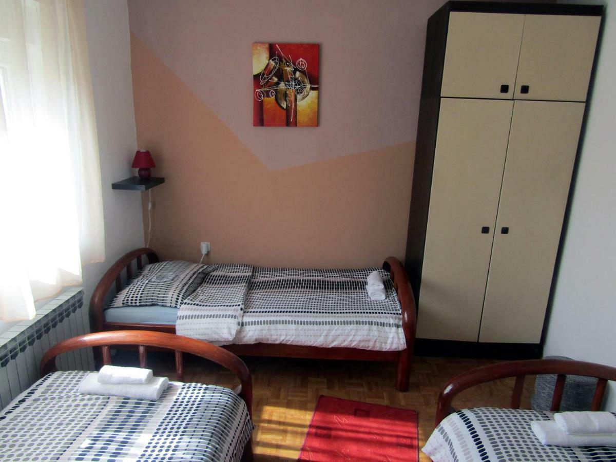 Apartmani Lovro Огулин Экстерьер фото